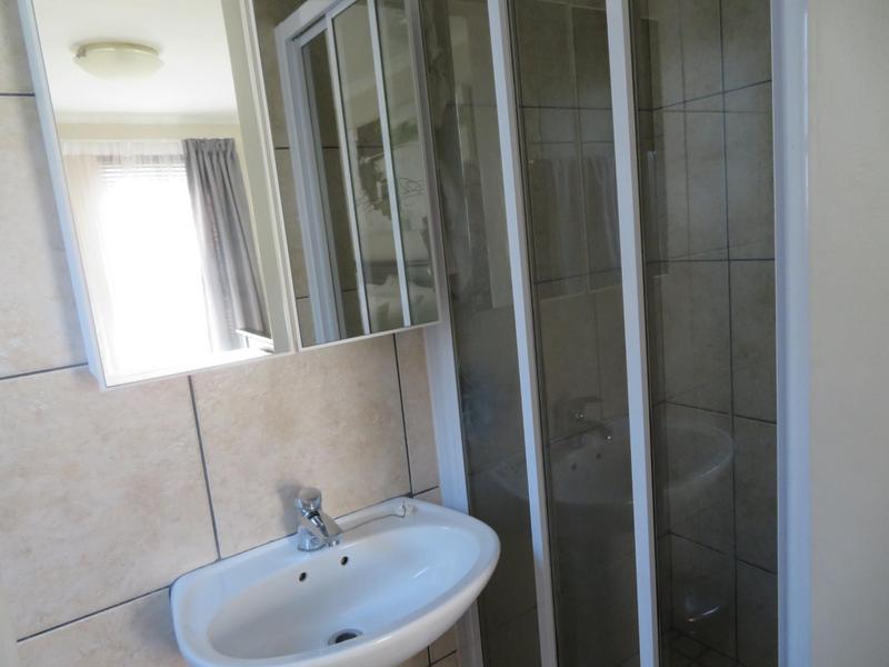 To Let 3 Bedroom Property for Rent in Eikenbosch Western Cape
